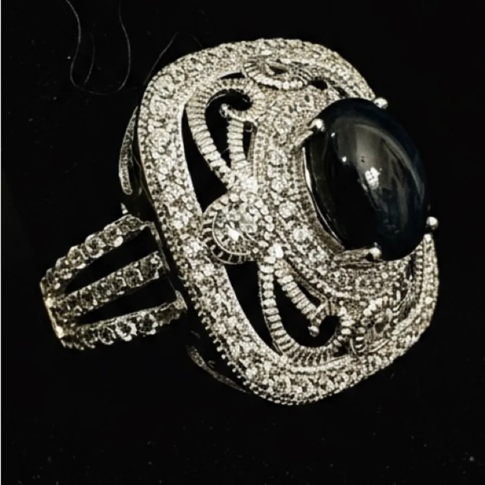 Elegant sterling Silver and genuine,‎ sapphire, cabochon Women's Ring